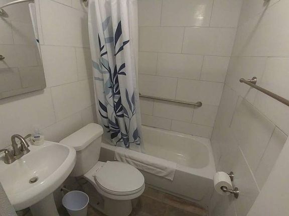 Bathroom 1st floor