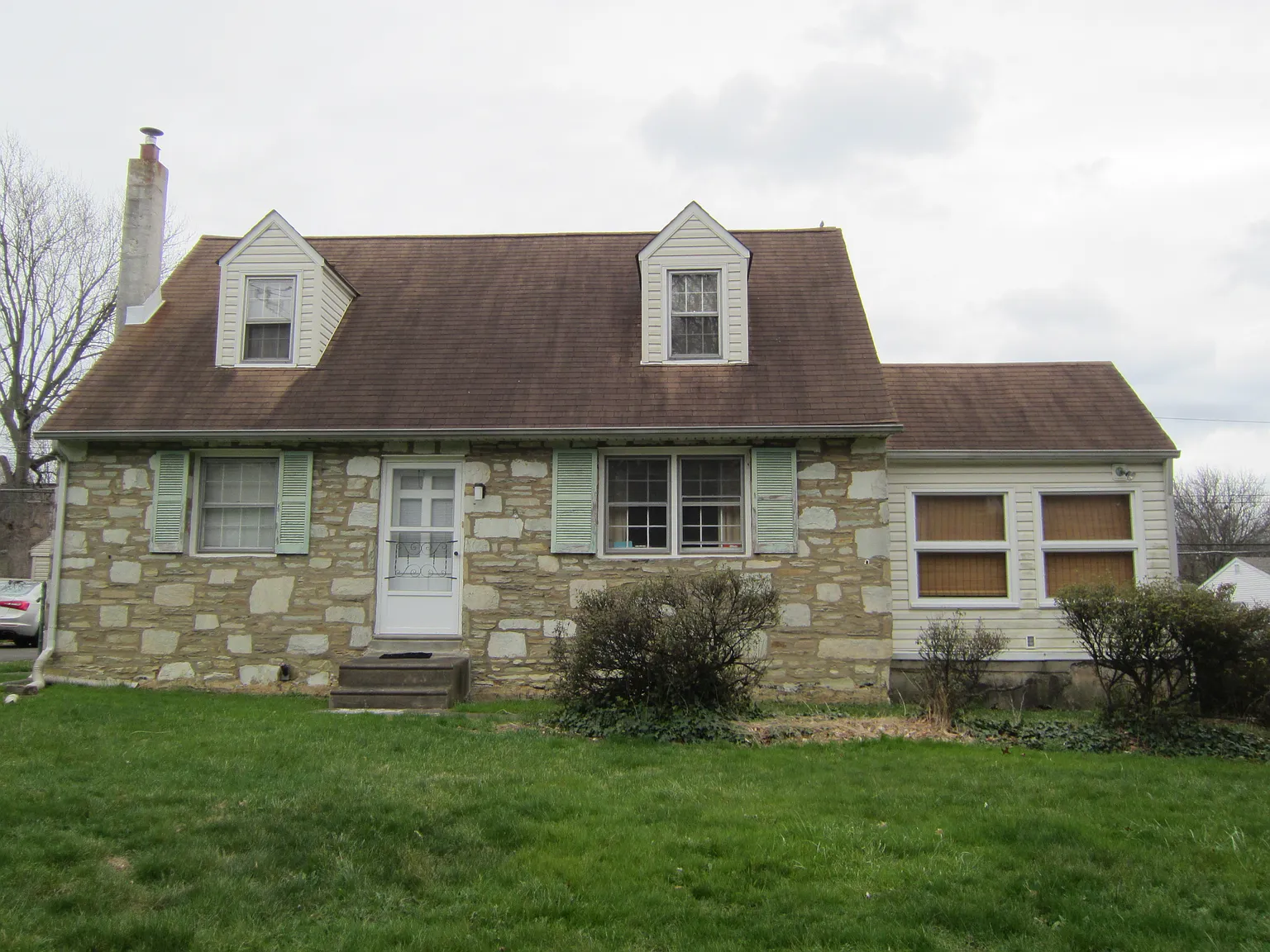 3207 Philmont Ave photo 1