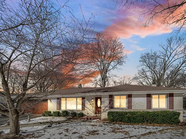 2425 Suffolk Ln, Joliet, IL 60433