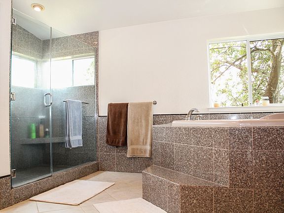 Master Bathroom - Jetted Tub & Separate