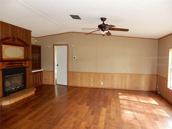 3rd image of 522 Sharon Hill Ct