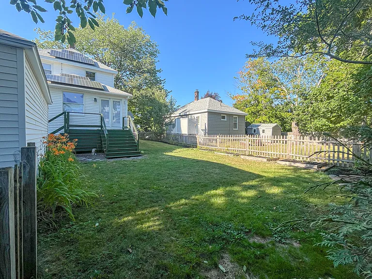 22 Crescent Ave — Photo 77