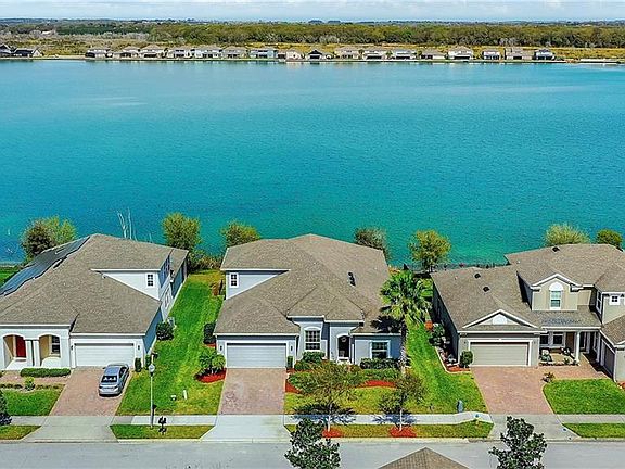4th image of 585 Blue Cypress Dr
