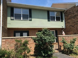 8 Revelle St, New Castle, DE 19720