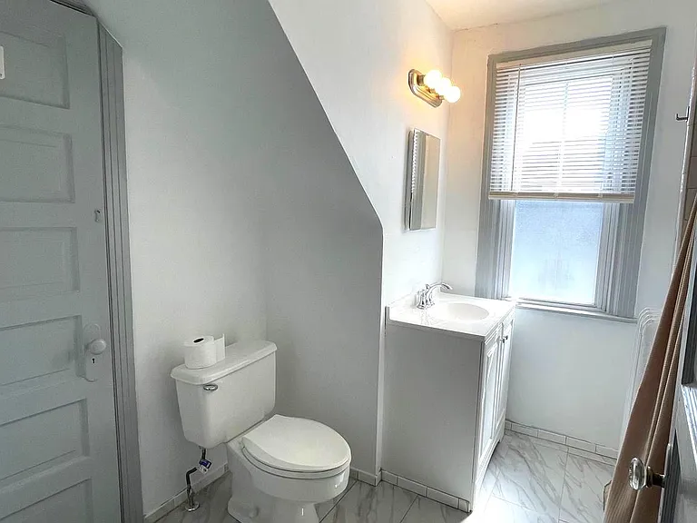 215 S Easton Rd #3 — Photo 8