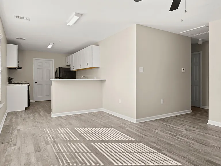 10799 Florida Blvd — Photo 1