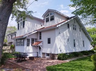 609 S Main St, Crown Point, IN 46307