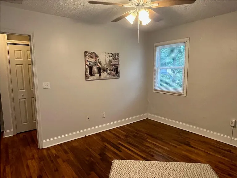 1115 Shelby Pl SE #B — Photo 33
