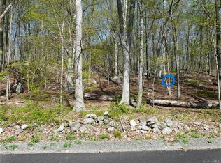 226 Lane Gate Rd, Cold Spring, NY 10516