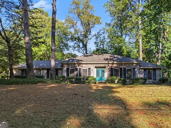 2027 Gainsborough Dr, Chamblee, GA 30341