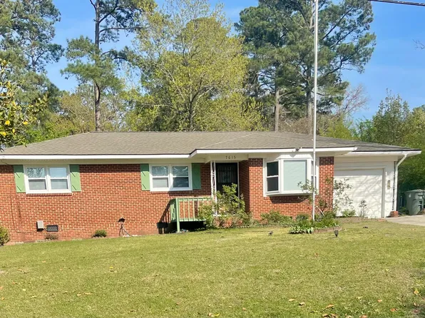 7615 Decatur Dr, Fayetteville, NC 28303