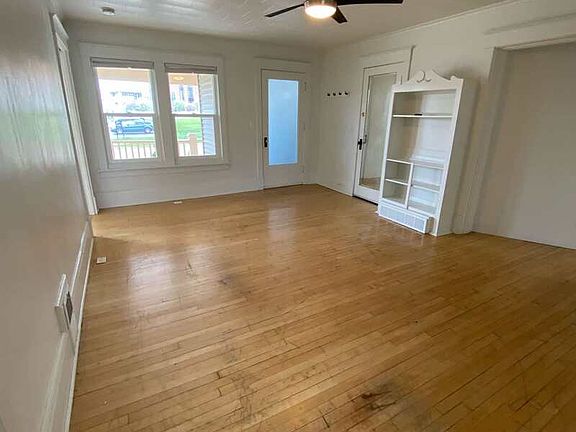 4th image of 212 Smith St #1