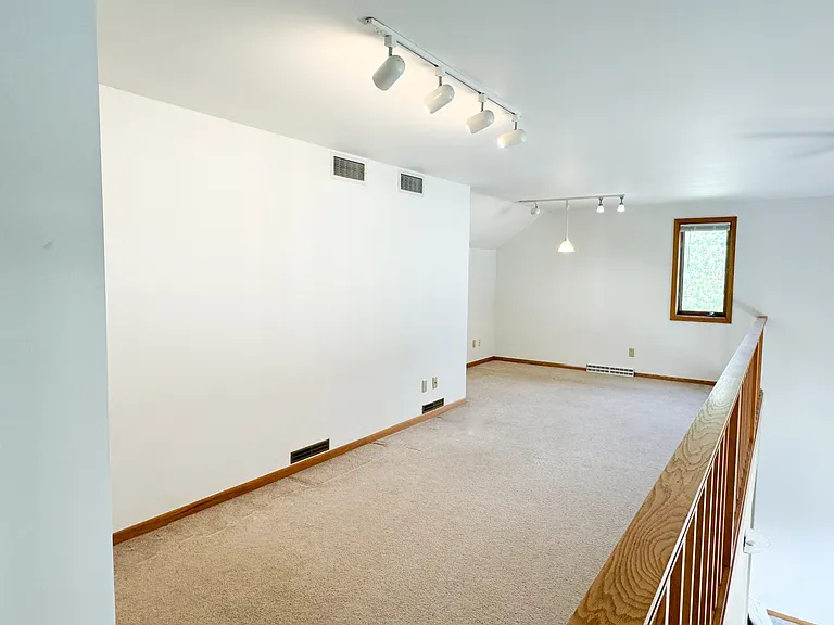 7102 Friendship Ln — Photo 16