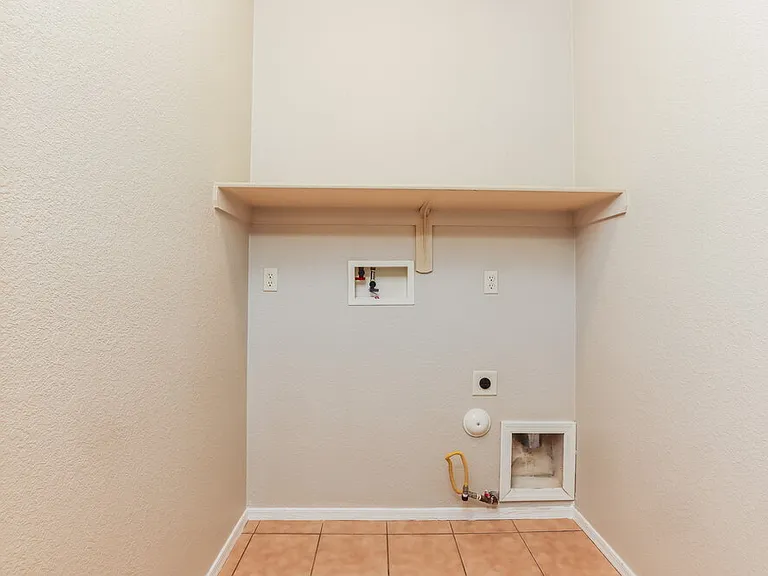 3430 W Avenida Bonita — Photo 8