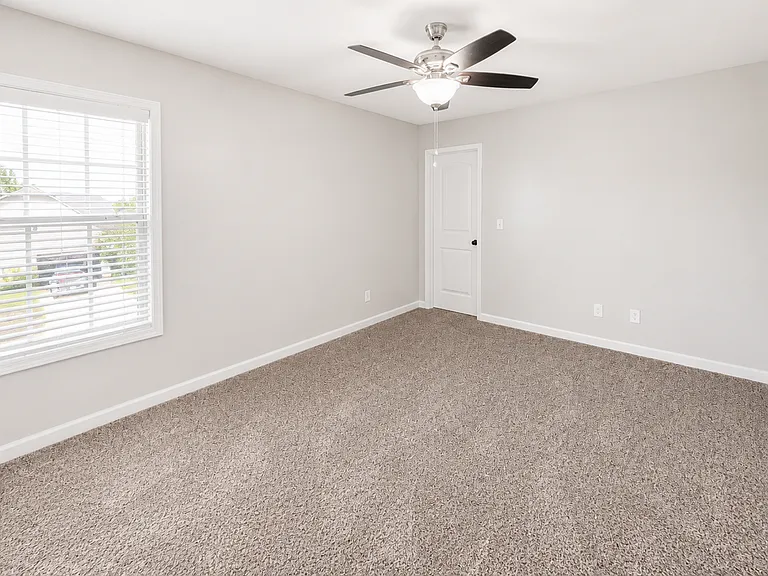 14 Marquis Dr — Photo 8