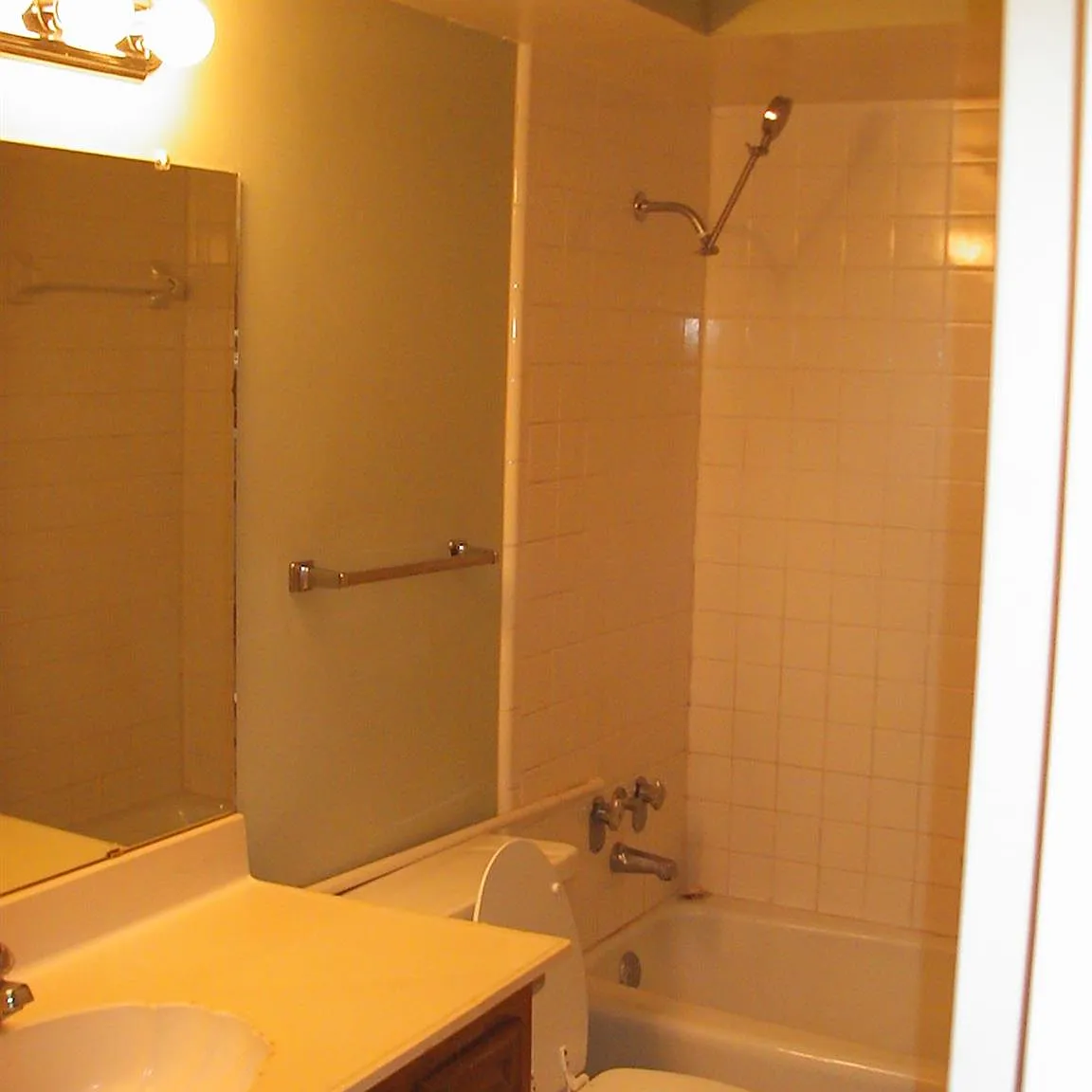 2 bed, 2.0 bath, 1150 sqft, $1,269 — Photo 3