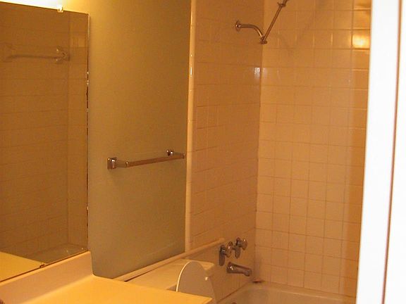 3rd image of 10806 Lynbrook Dr APT B