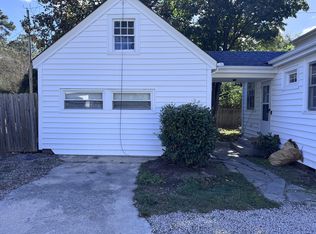 1105 W Rock Spring Rd #B, Greenville, NC 27858