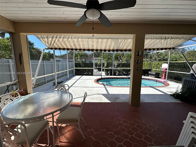 120 Pocatella St — Photo 37
