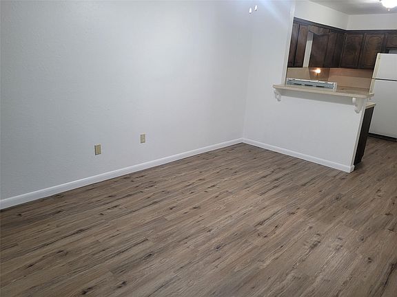 5th image of 205 2nd Ave #2