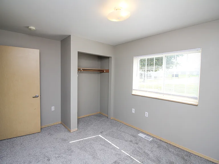 Falls Park Apartments — Photo 8
