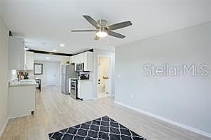4th image of 810 20th Ave W