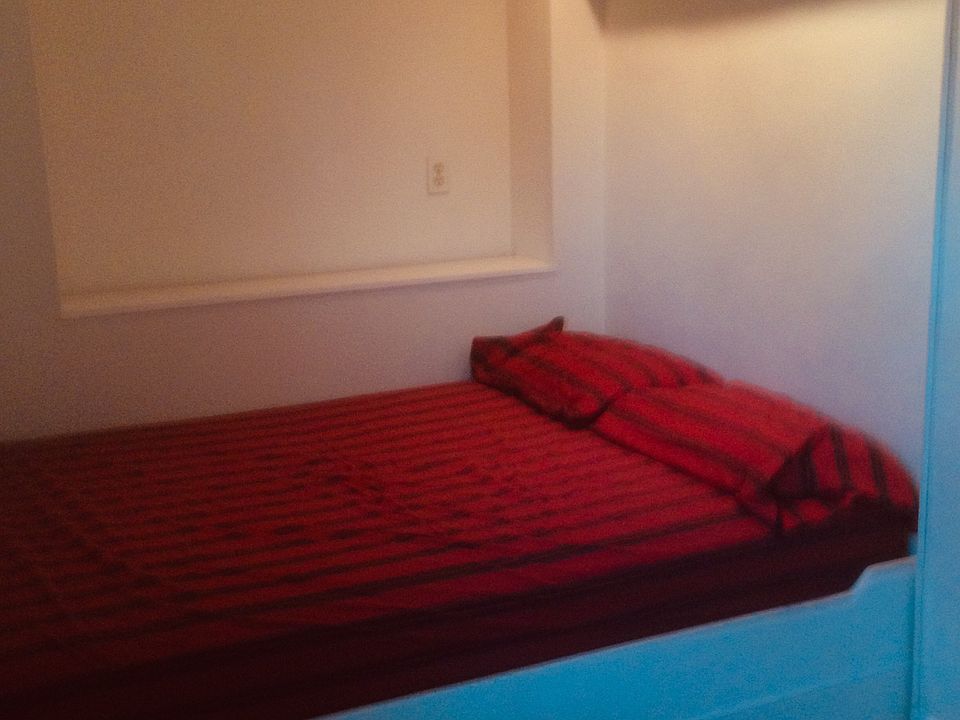 1st image of 8 Saint Johns Pl #4