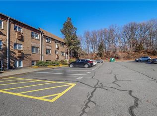 18 College Dr, Edison, NJ 08817