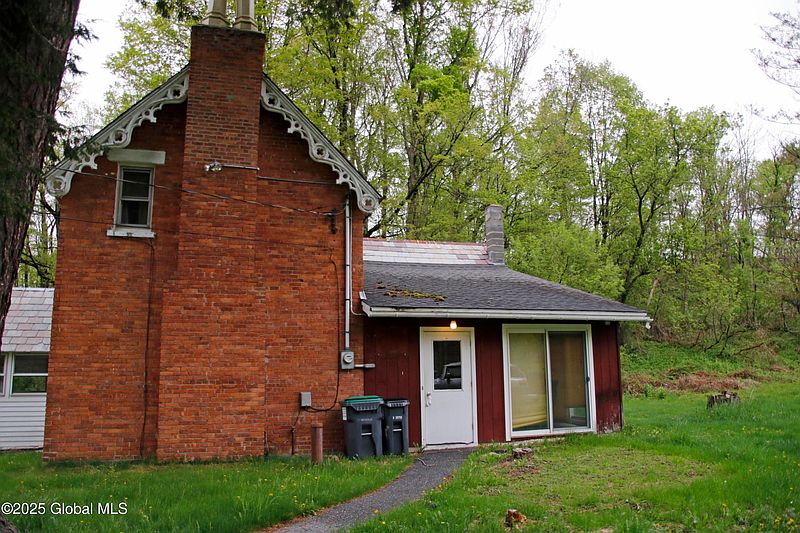 4th image of 84 Richmond Avenue