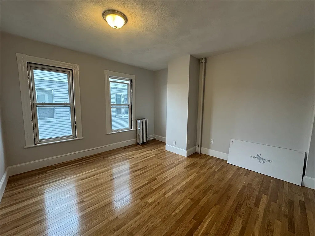 4 bed, 1800 sqft, $4,000 — Photo 4