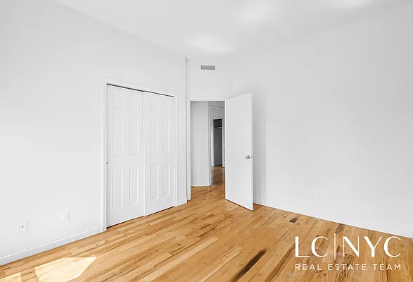 Rented by Keller Williams NYC | media 8