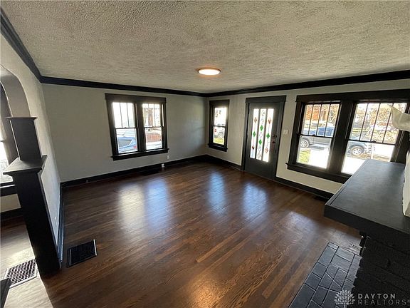 3rd image of 1517 Nelson Ave