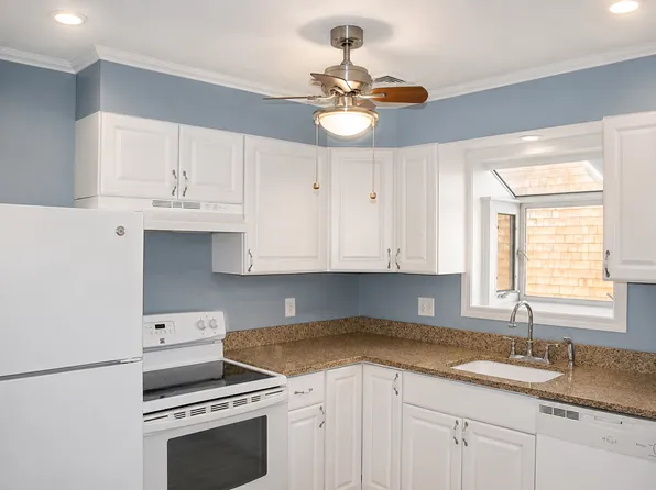 49 Seafoam Ave #2, Winthrop, MA 02152