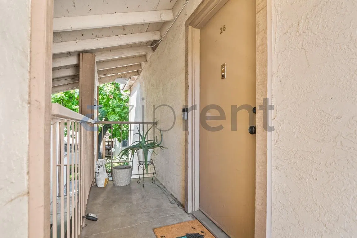 2 bed, 810 sqft, $3,000 — Photo 3