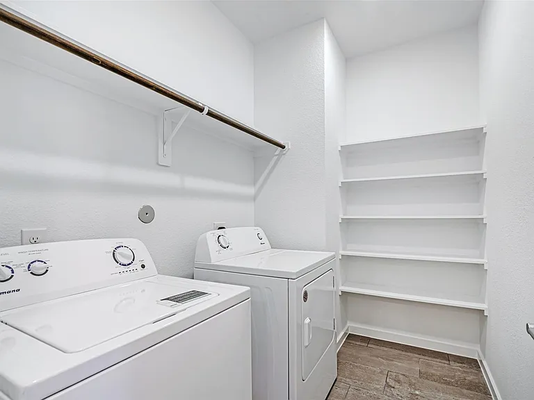 8423 Berry Brush Ln — Photo 17