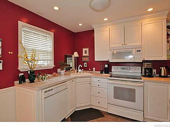 4th image of 95 Burbank Dr
