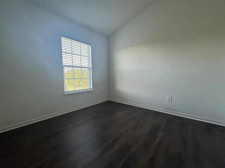 11900 Riley Dr #2 — Photo 28