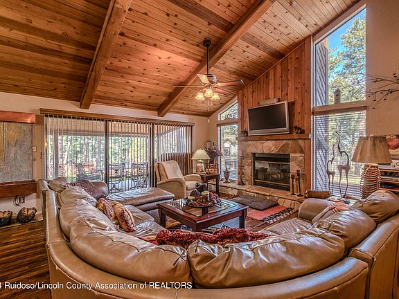 3rd image of 172 Crooked Stick Ln
