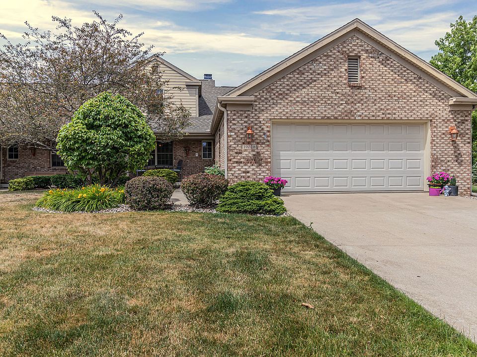 1902B Lydia Ct, Urbana, IL 61802 | Zillow