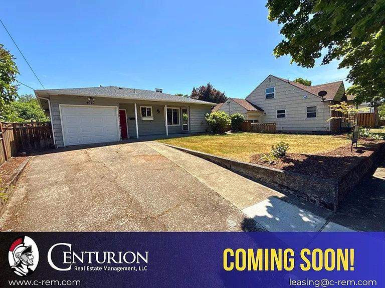 1670 Yew St SE — Photo 1