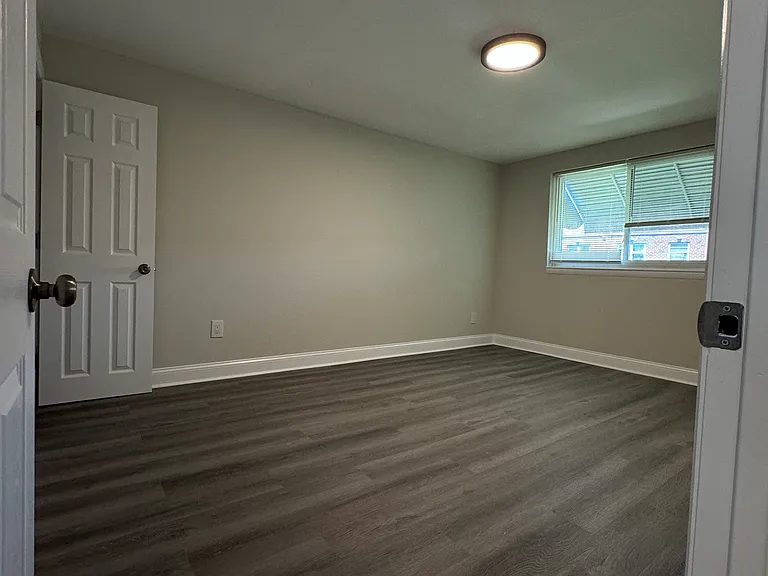 1633 Powell Rd — Photo 19