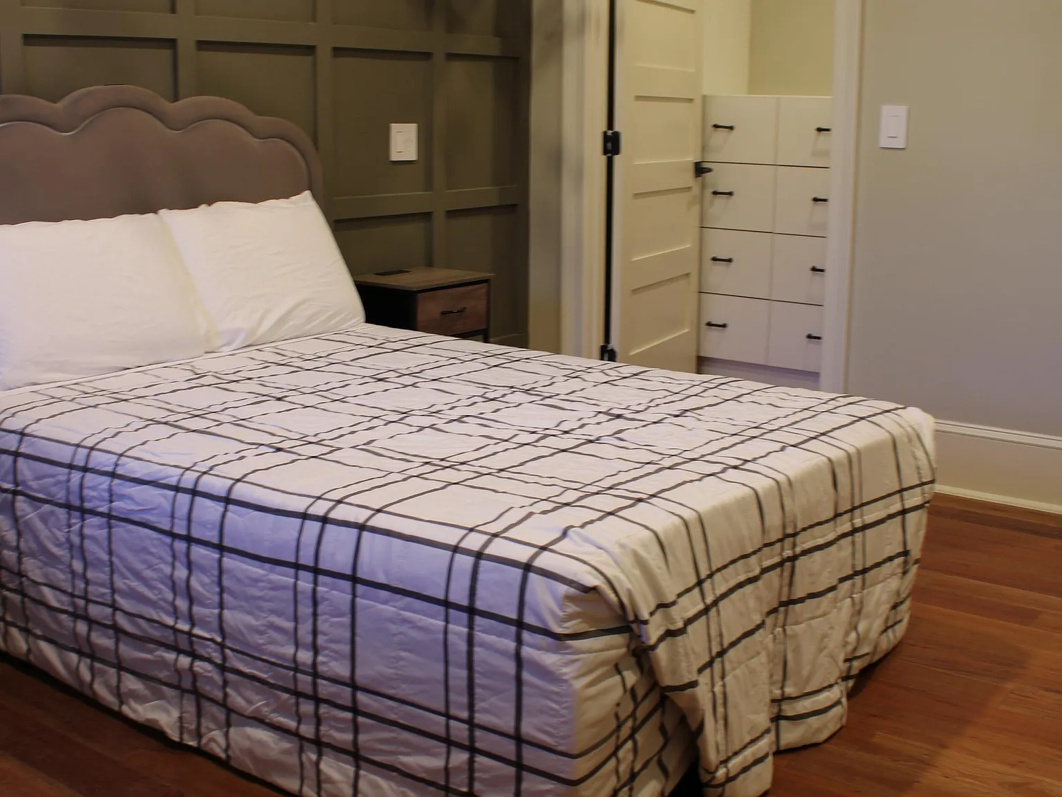 4 bed, 2.0 bath, 4500 sqft, $1,481 — Photo 3