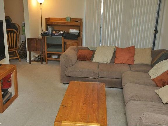 3rd image of 13 Silverwood Cir APT 1