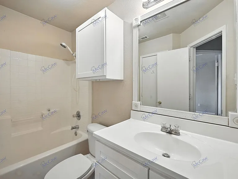 1317 Village Garden Dr — Photo 16