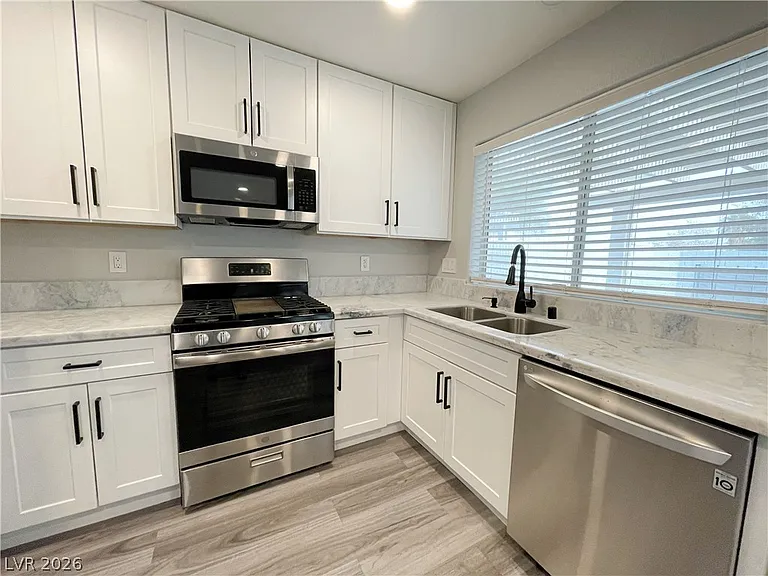 3928 Marble Mountain St — Photo 10