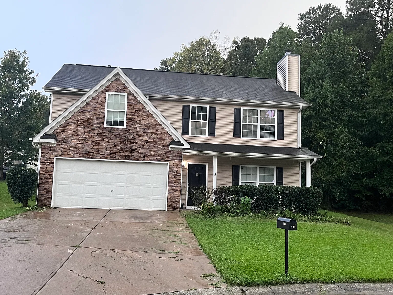 4 bed, 1892 sqft, $2,300 — Photo 2