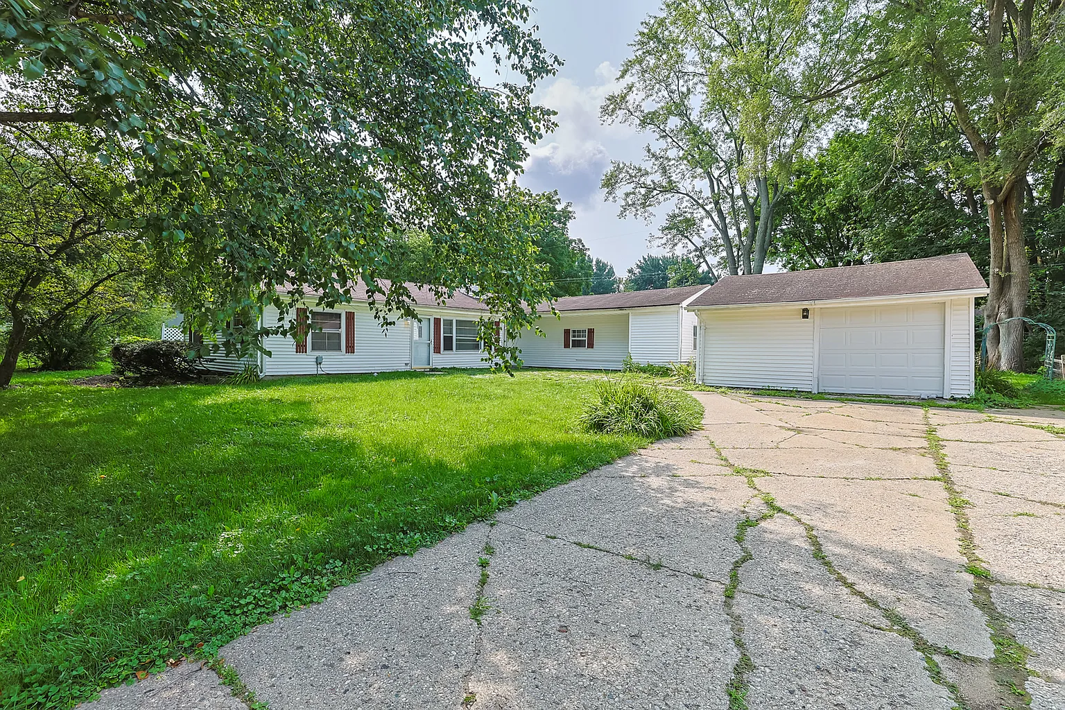 13065 W Blanchard Rd photo 1