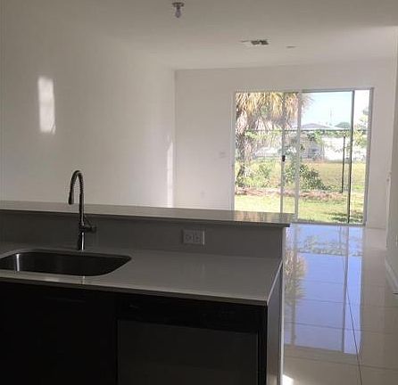 5th image of 1360 NW 34th Way