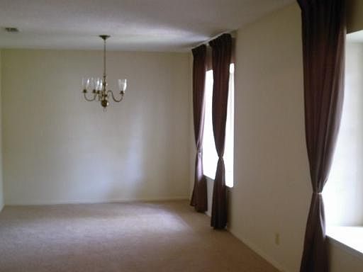 3rd image of 1715 DEER RUN