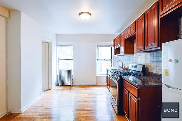 Rented by Bond New York | media 19